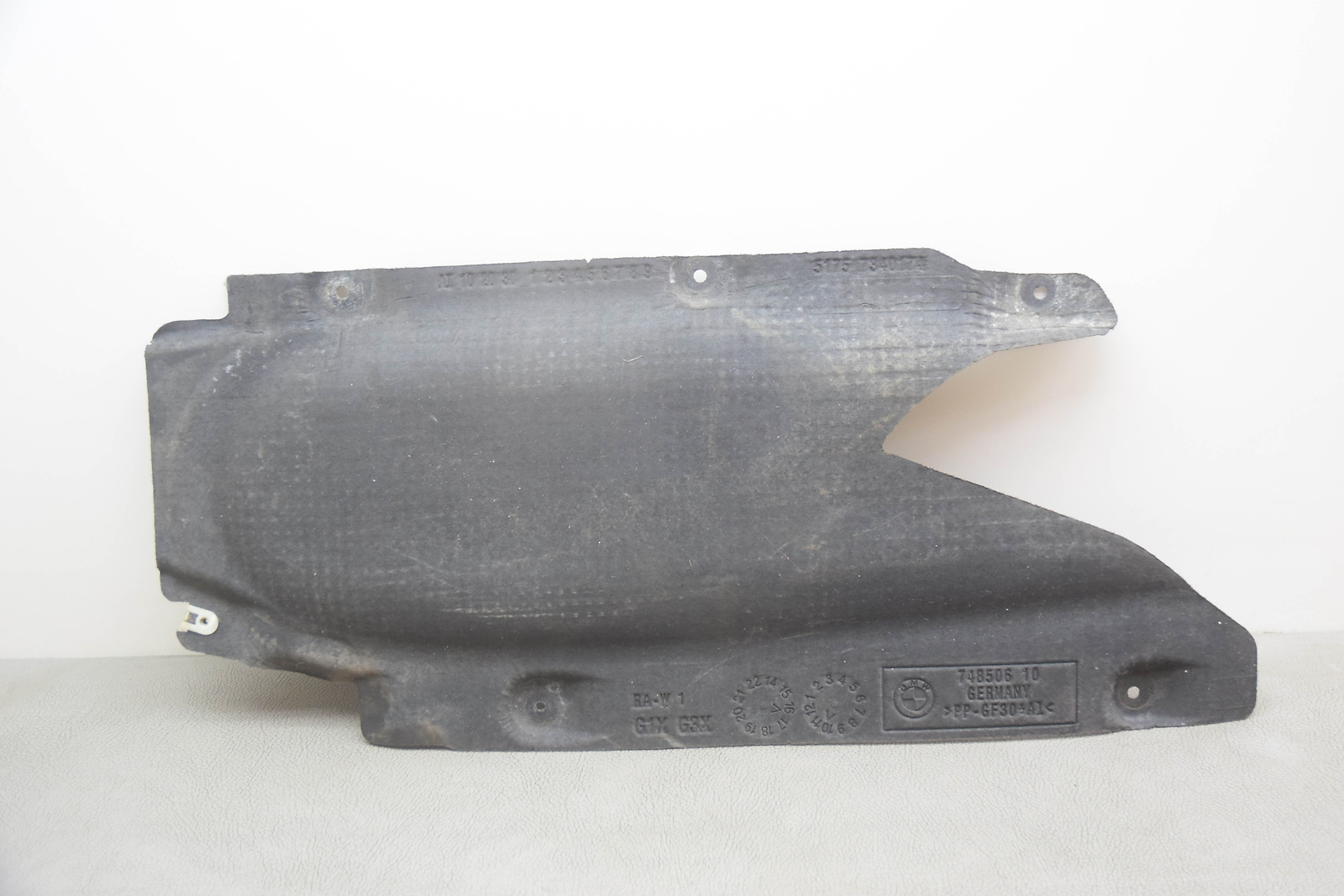 BMW 5 G30 G31 G32 Underbody Exhaust Heat Shield Protection OEM  