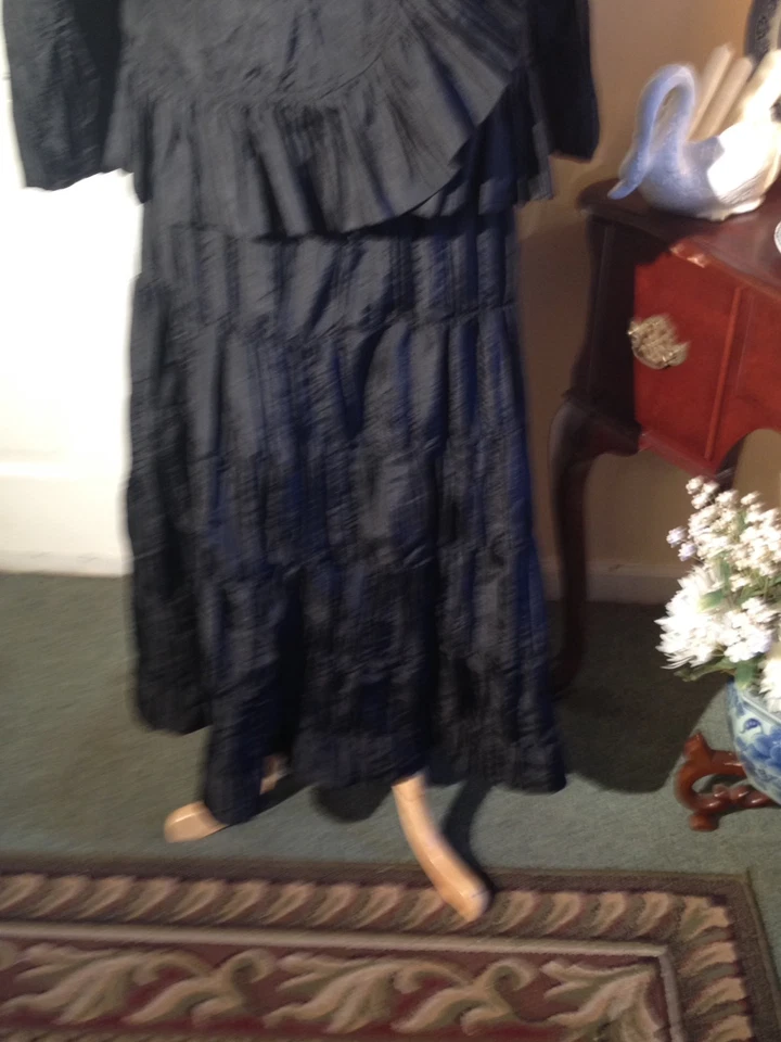 CONJUNTO FALDA DE DOS PIEZAS NEGRA ARRUGADA TALLY TAYLOR PARIS ROME - TALLA 12 - ¡ESTILO IMPRESIONANTE! Foto 2 de 4