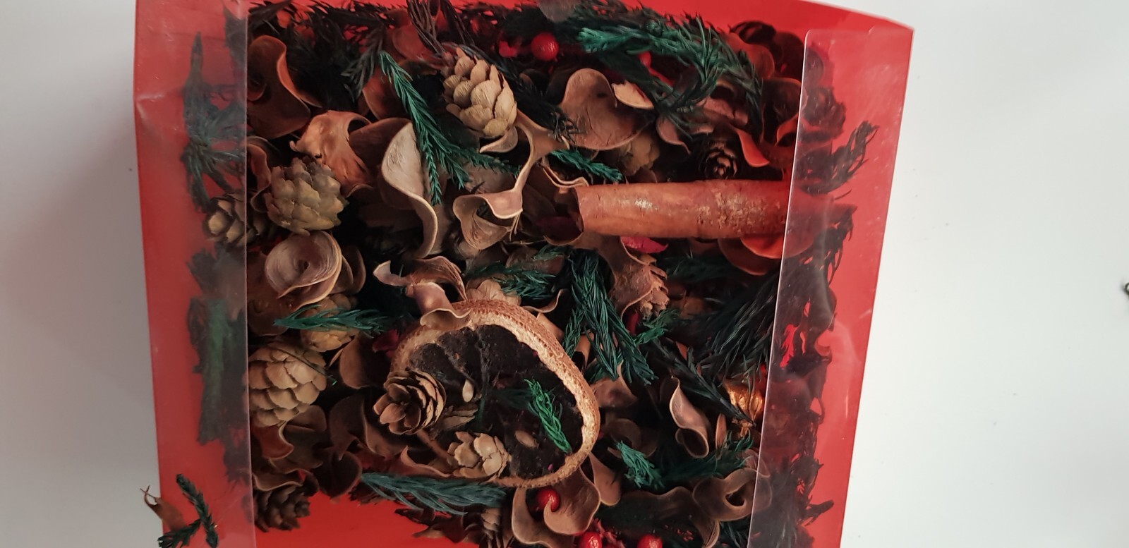 Box Marks & Spencer Christmas Potpourri Cones Mandarin Clove Cinnamon