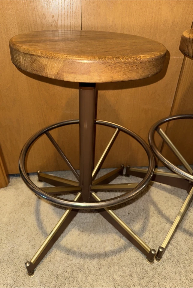 Par de sillas giratorias taburetes de bar modernos de mediados de siglo vintage de alta resistencia Foto 2 de 4