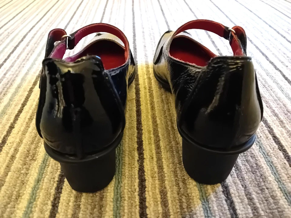 Clarks Active Air Ladies Shoes  - Black Patent Leather - Size 7.5UK - vgc - Image 3 of 4