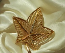 Nice Large Gold Tone Modern BSK Signed Vintage 60's Charming Leaf Brooch  259ap8