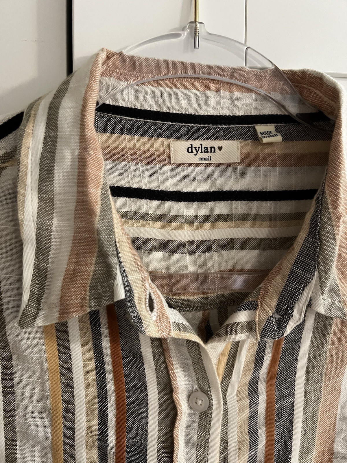 dylan 🤍 Neutral colored Striped Cotton Button-Up women’s Small