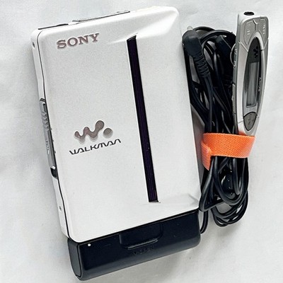 SONY WM-EX910 2000 Walkman W/Accessories White Cassette Player