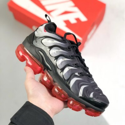 vapormax black red laces