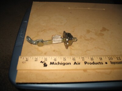 NOS GM DOOR CHECK LINK 10129753 1990-94 LUMINA
