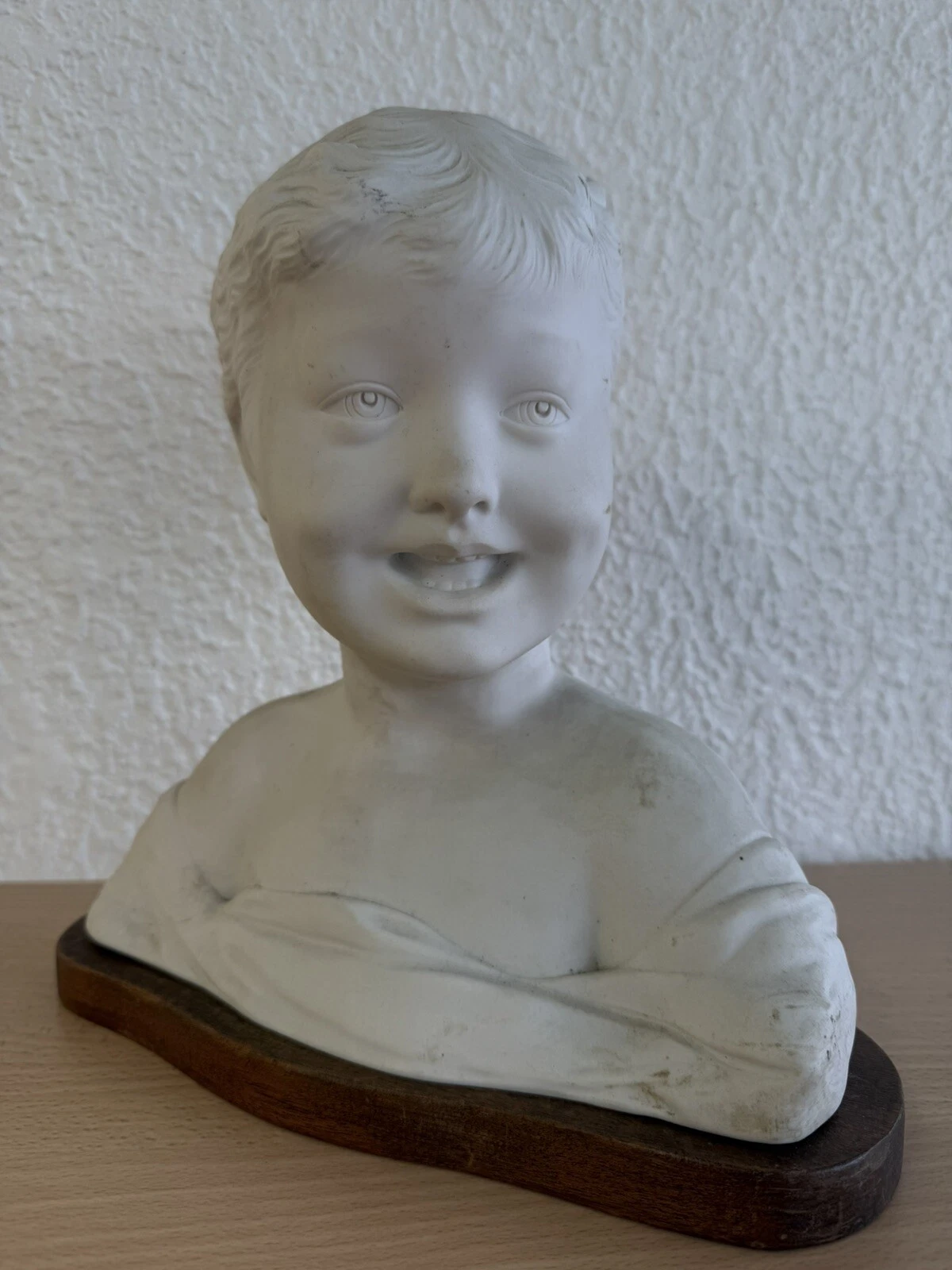 Buste En Plâtre Blanc L’Enfant Rieur De Donatello Signé