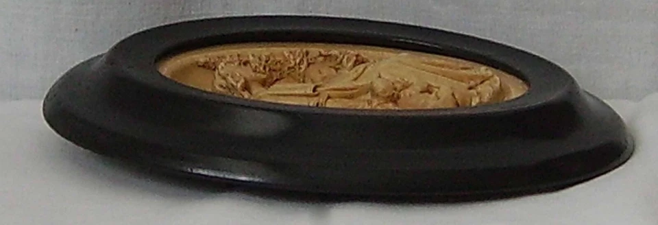 RELIEF OVAL FRAMED PLAQUE ANTIQUE - Image 2 of 4