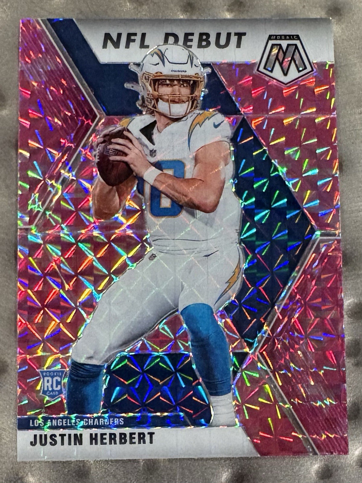 2020 Mosaic Justin Herbert Rookie NFL Debut Pink Camo Prizm Refractor Chargers