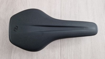Rennradsattel Scott SYNCROS Belcarra R SL, nur 142g, Maße 250 x 130mm