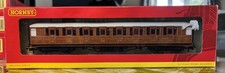Hornby R4172 Gresley 61ft 3rd Class Coach 1435 LNER Teak. New Boxed. OO Gauge