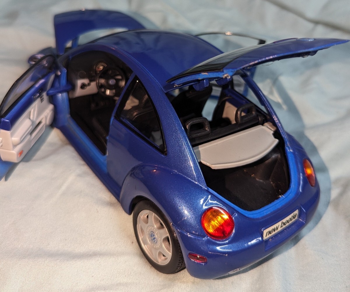 MAISTO Volkwagen New Beetle; Diecast; Scale 1:18 BLUE | eBay