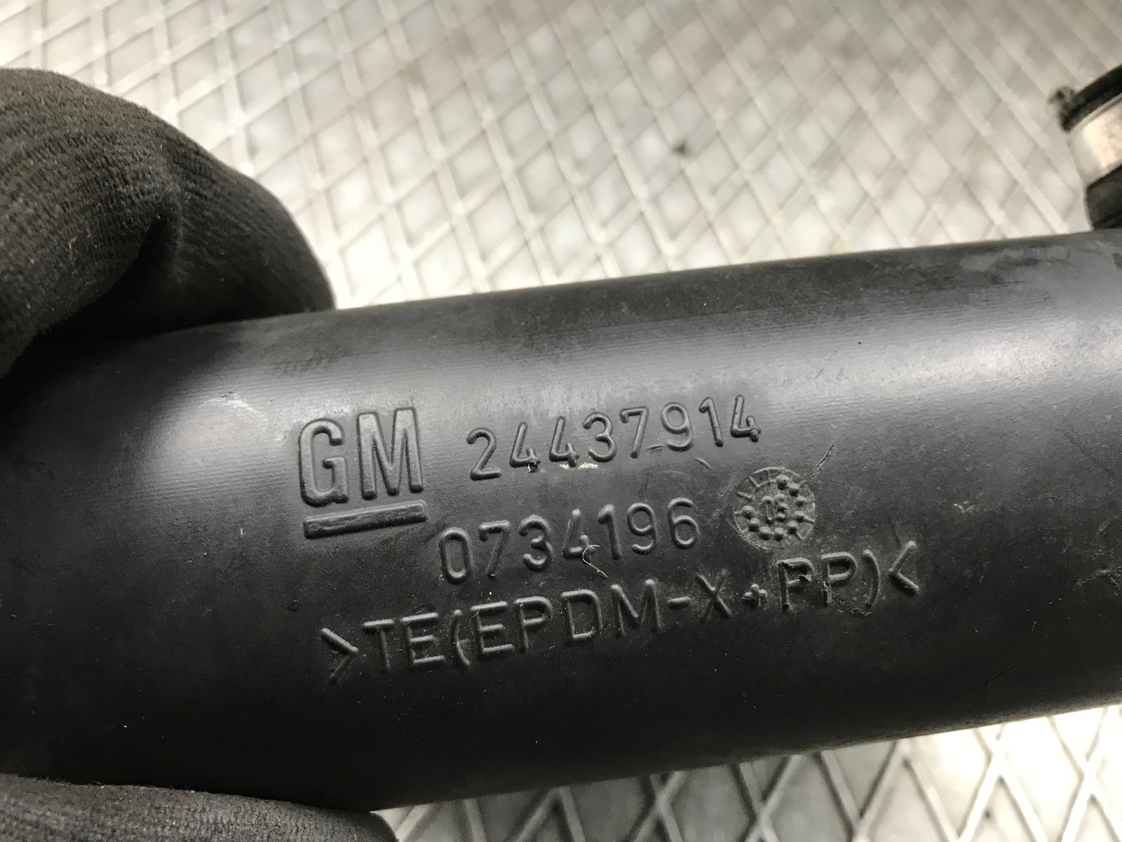 VAUXHALL ZAFIRA 1.9 CDTI 2009 AIR INTAKE TO THROTTLE BODY 24437914