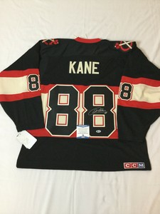 patrick kane autographed jersey