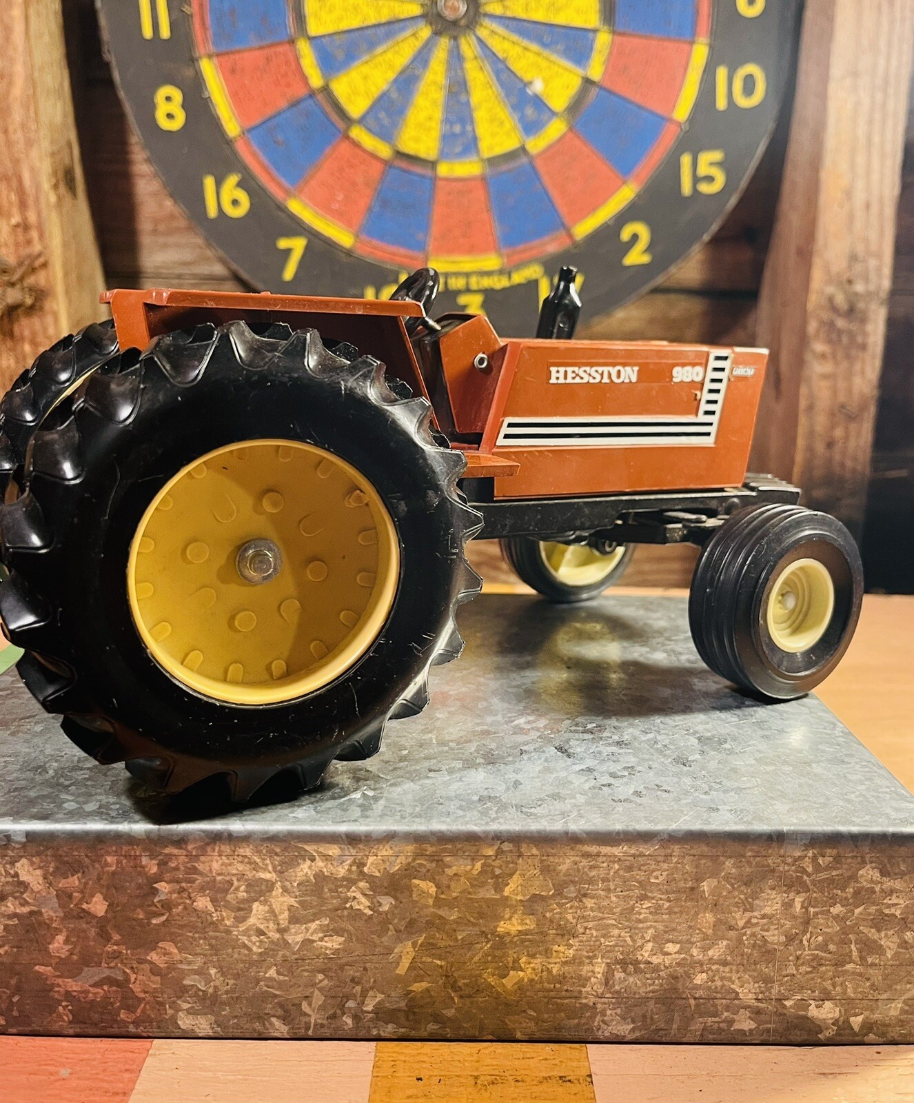 1/16 Scale Models Farm Toy Hesston 980 Tractor *No Cab* Decor Play