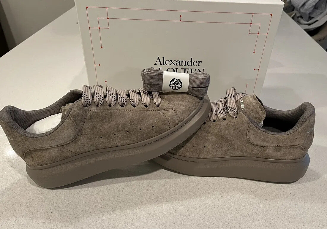 スニーカー Alexander Mcqueen Larry Sneaker Alexander McQueen Oversized Larry Suede Low Top Sneaker US 1