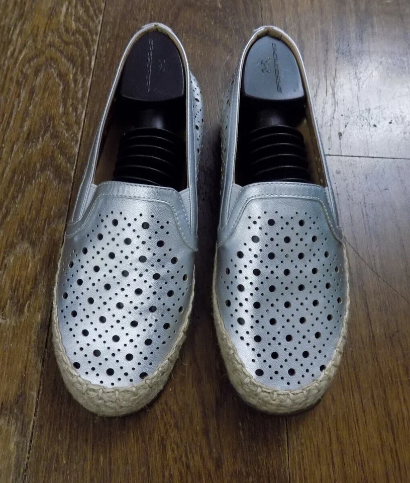 ANDIAMO Designer Perforated Metallic Silver Espadrilles Slip On Loafers EUC 7 M - Image 2 of 4