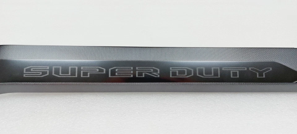 Платиновый молдинг приборной панели 2023 2024 Ford F- Super Duty PC3Z2604338E - Изображение 3 из 4