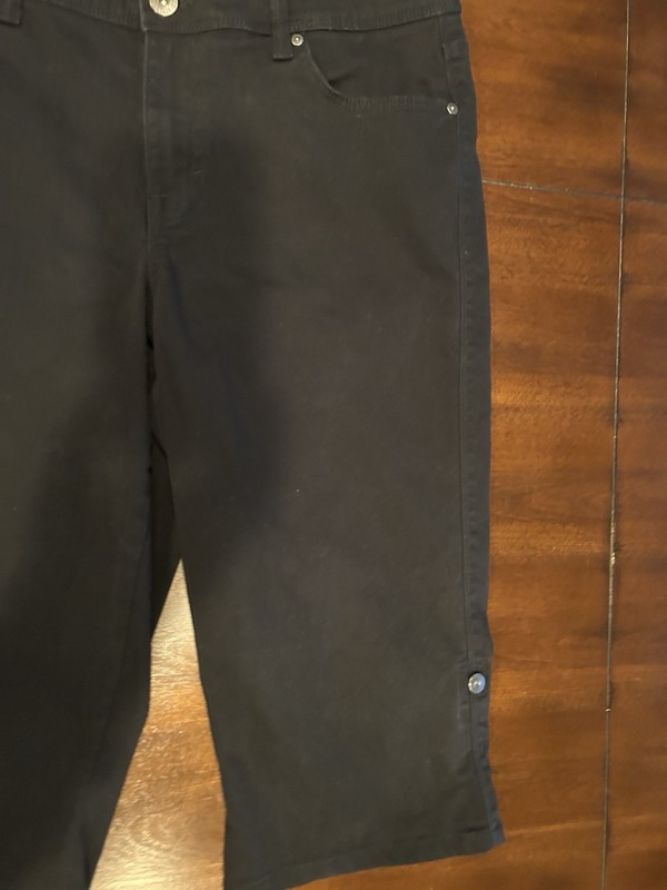 Style & Co. Black Denim Jean Capris-Skimmer Women’s Size 12 Button Cuff Option