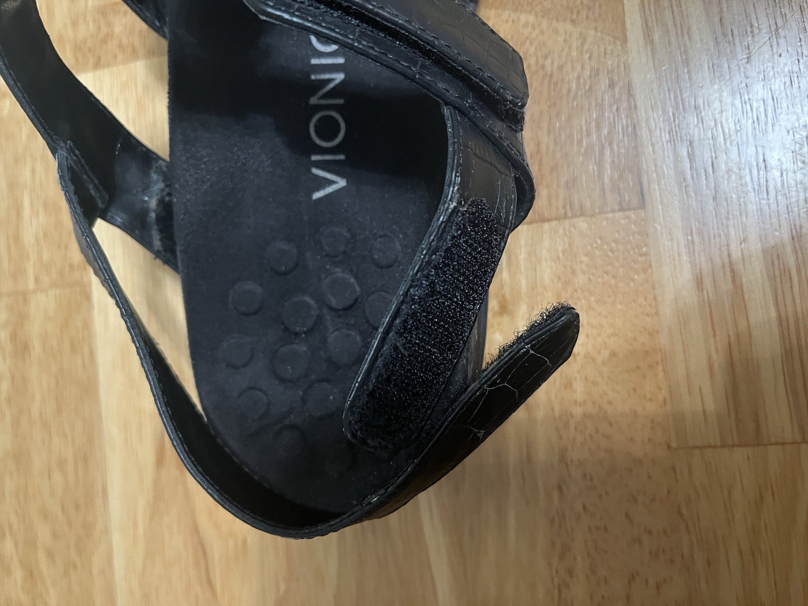 Vionic Amber Sandals Black Easy Close Size 8 - image 8