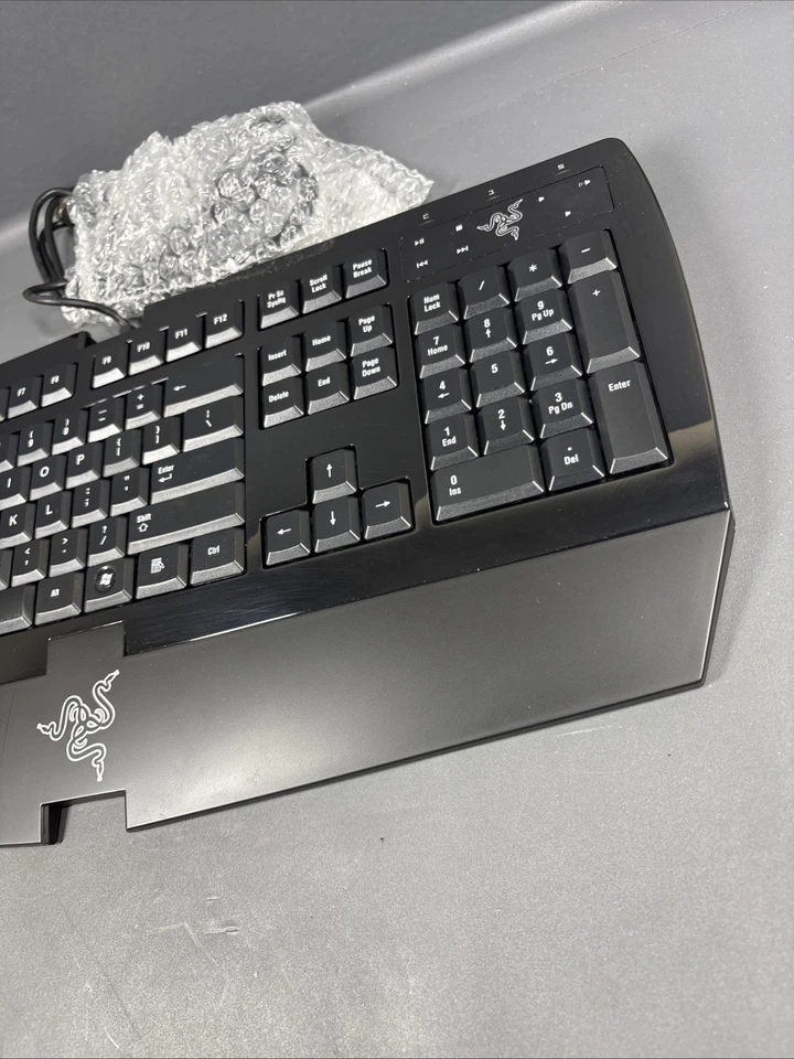 RAZER ARCTOSA TECLADO PARA JOGOS PRETO COM FIO RZ03-0026 - Imagem 3 de 4