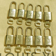 LOUIS VUITTON LV 10 SET PADLOCK KEY CHARM CADENA GOLD-PLATED FRANCE 37PDA296
