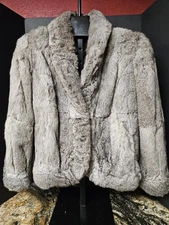 Excellent Condition Bermans  Authentic Rabbit Fur Coat Satin Lined Gray Size M  