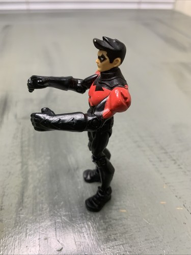 Mattel 2013 Batman Unlimited Gotham City Tunnel Takedown 4” Night Wing (Robin) - Picture 2 of 4