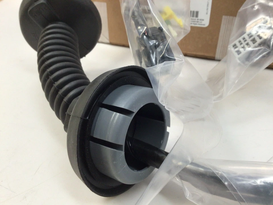 2007 Chevrolet Tahoe Avalanche left driver front side door Wiring Harness OEM - Image 3 of 4