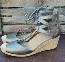 Women  s VIONIC Espadrille Wedge Sandals Size 8 PEWTER METALLIC Orthotic Shoe EUC