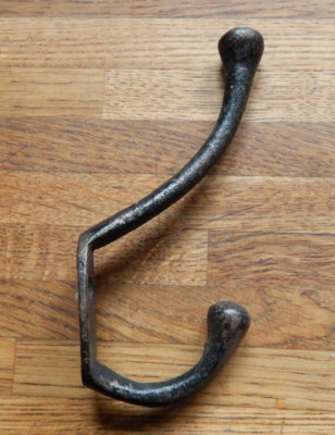 VINTAGE GUSSMETALL RUSTIKAL (ZWEI PICKE) MANTELHAKEN (verschieden)