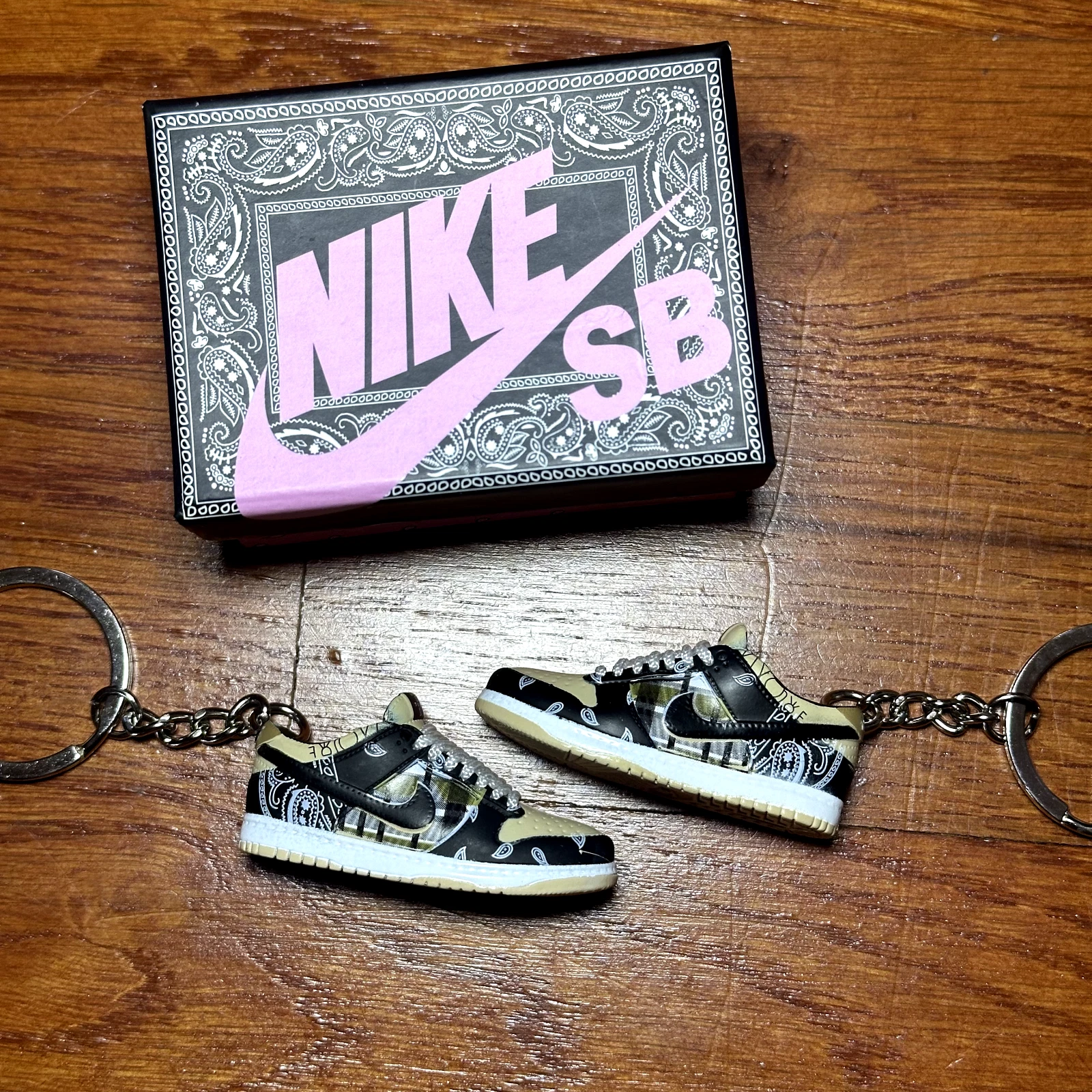 Mini porte clés baskets Nike SB Dunk Low Travis Scott 3D et boîte à chaussures option US