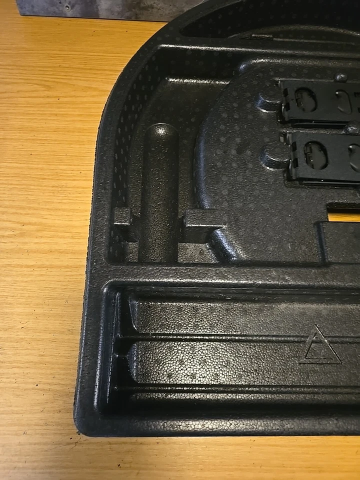 PEUGEOT 3008 2013 SPARE WHEEL TRUNK / BOOT FOAM SPARE WHEEL INSERT 9685414280 - Image 2 of 4