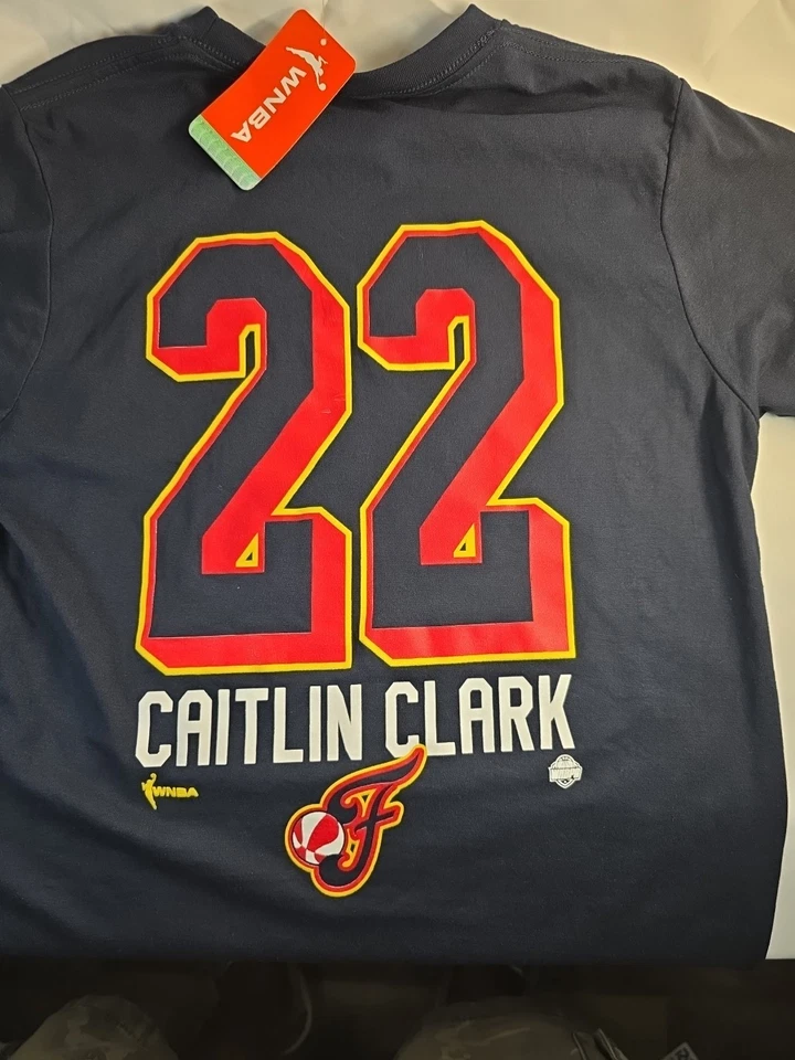 Nueva Camiseta Negra Manga Corta WNBA Adulto Pequeña Indiana Fever Caitlin Clark #22 Foto 4 de 4