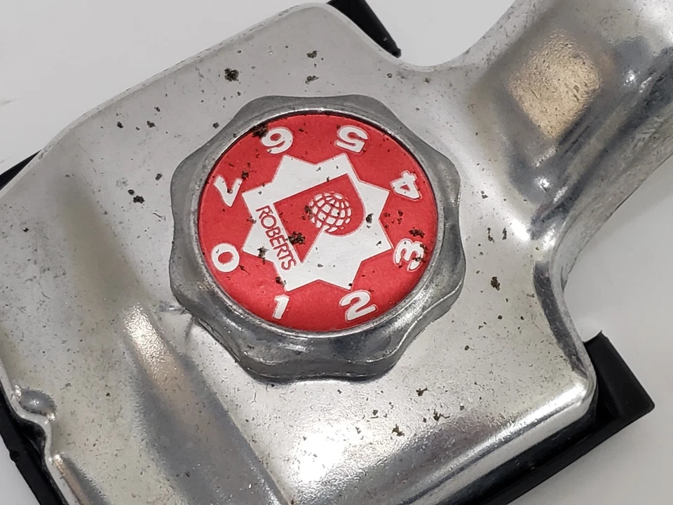 Estirador de alfombra ajustable plateado Roberts 10-412 Knee Kicker - LIGERAMENTE USADO Foto 2 de 4