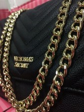 VICTORIA'S SECRET VEGAN Pebbled V QUILT Bond Street Shoulder Bag BLACK LOGO NEW