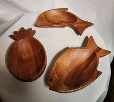 Kanari Wood Hand Carved Wooden Trinket Bowl Set Of 3. Dolphin, Fish, Monkey Pod 
