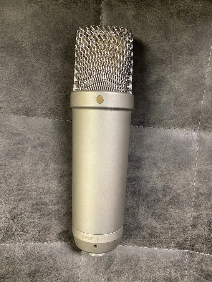 Rode NT1-A Studio Condenser Microphone Silver w/Shock Mount NO CABLES - Image 3 of 4