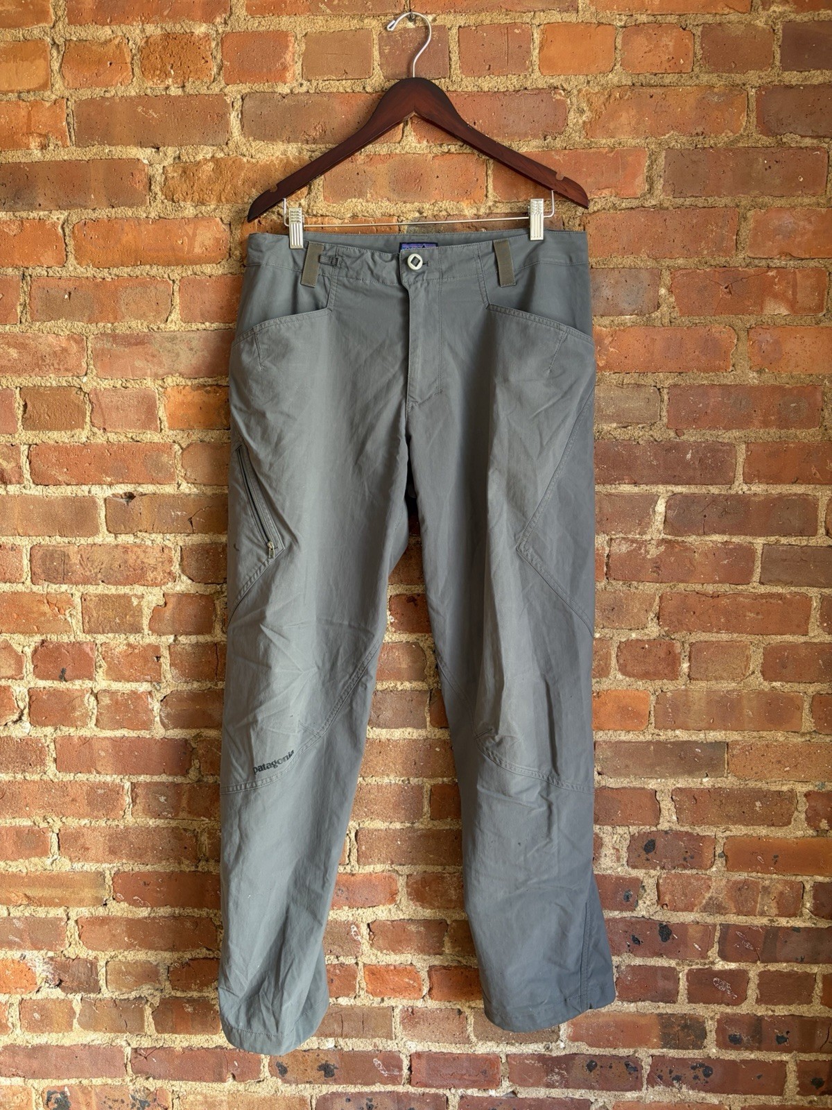 Patagonia Men’s Venga Rock Pants, Size 34, Slate Gray