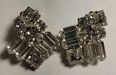 Vintage Signed Weiss Clear Crystals Rhinestones Earrings Clip-ons  Stunning