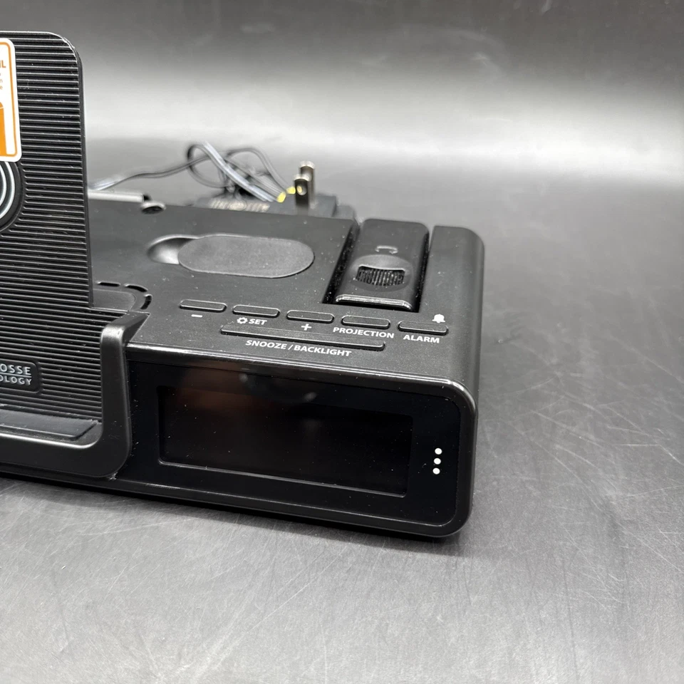 La Crosse Alarm Clock Docking Station Black Wattz 2.0 Projection Wireless Charge - Image 2 of 4