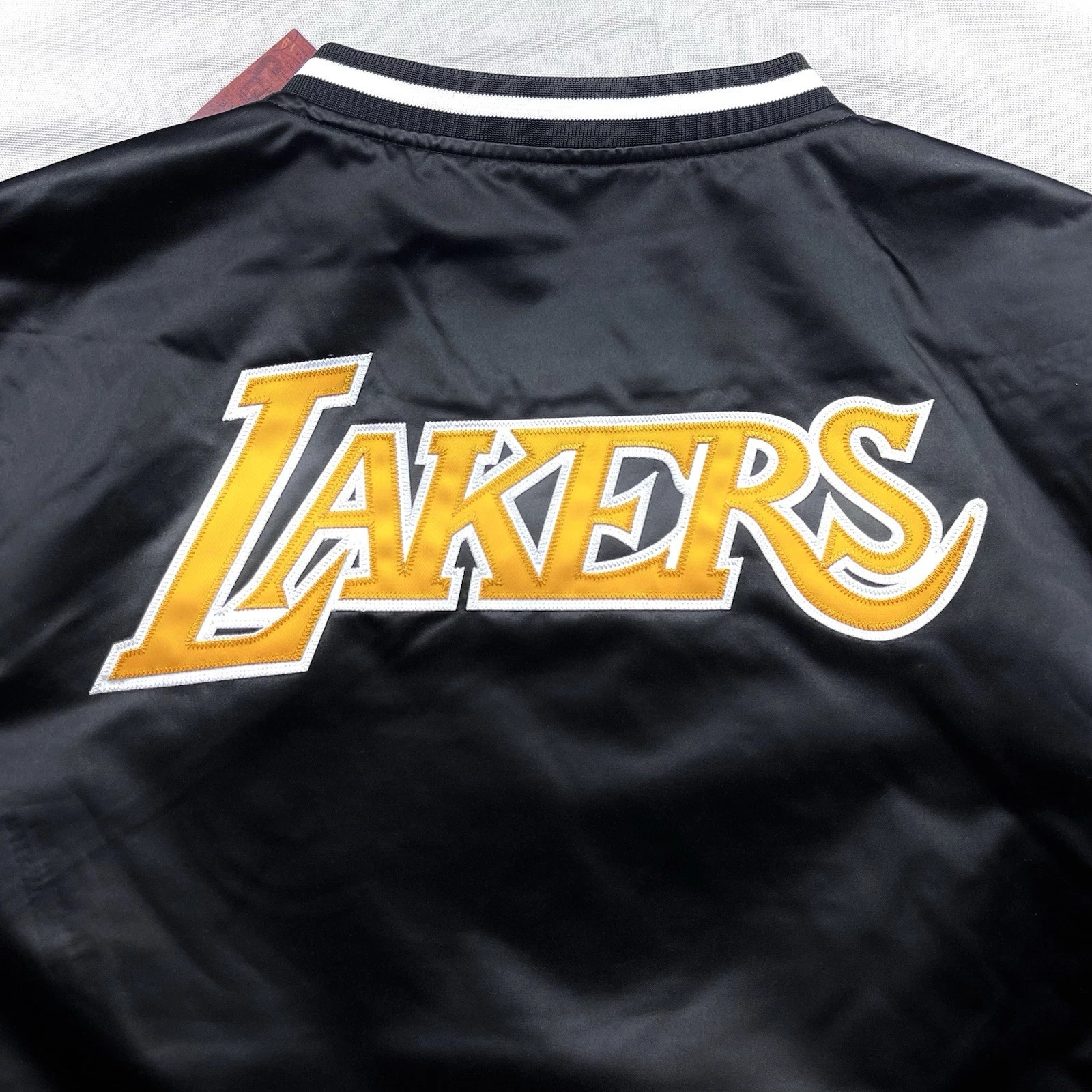 Mitchell & Ness Los Angeles Lakers Hardwood Classics Pullover Satin Jacket Large image 6