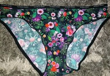VS logo smooth bikini NEW size medium multi floral