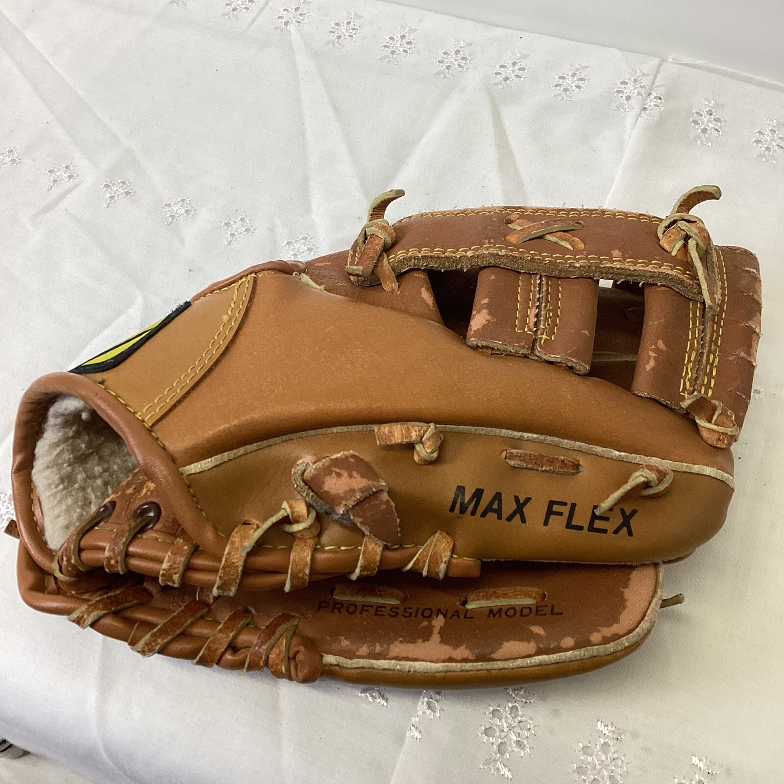 Professional Model T-ball Mitt Leather