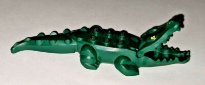 Lego Alligator Crocodile with 20 Teeth Yellow Eyes Minifigure Fig  18904c04pb01