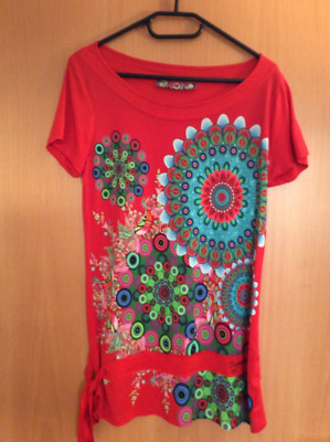 Desigual T-Shirt rot / bunt, etwas länger, Gr. M, seitl. Schleife, 1 x getragen