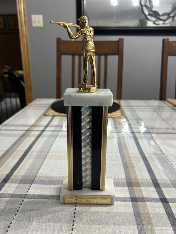 1976 Trapshooting Trophy Marble Base Metal Figure