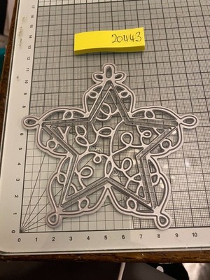 Tonic Studios 3D Christmas Star Die Set Ref20443