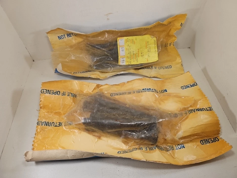 LOTE DE 10 PERNOS DE CABEZA ORIGINALES NOS OEM GM 12337818 Foto 3 de 3