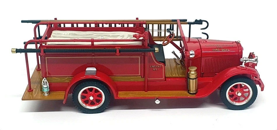 Signature Models 1/32 Scale SM02 - 1928 Reo Fire Truck Pleasant Pains FD - Red - Image 3 of 4